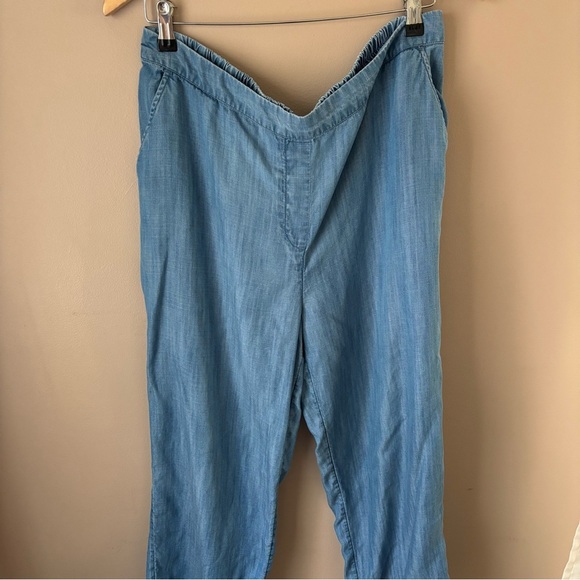 Chico’s Blue Crop Pants Size 2 (M/10-12) Pull-On Stretch Denim Look - Picture 1 of 5